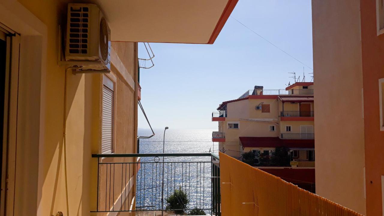 Hotel Sea Breeze Sarandë Eksteriør bilde