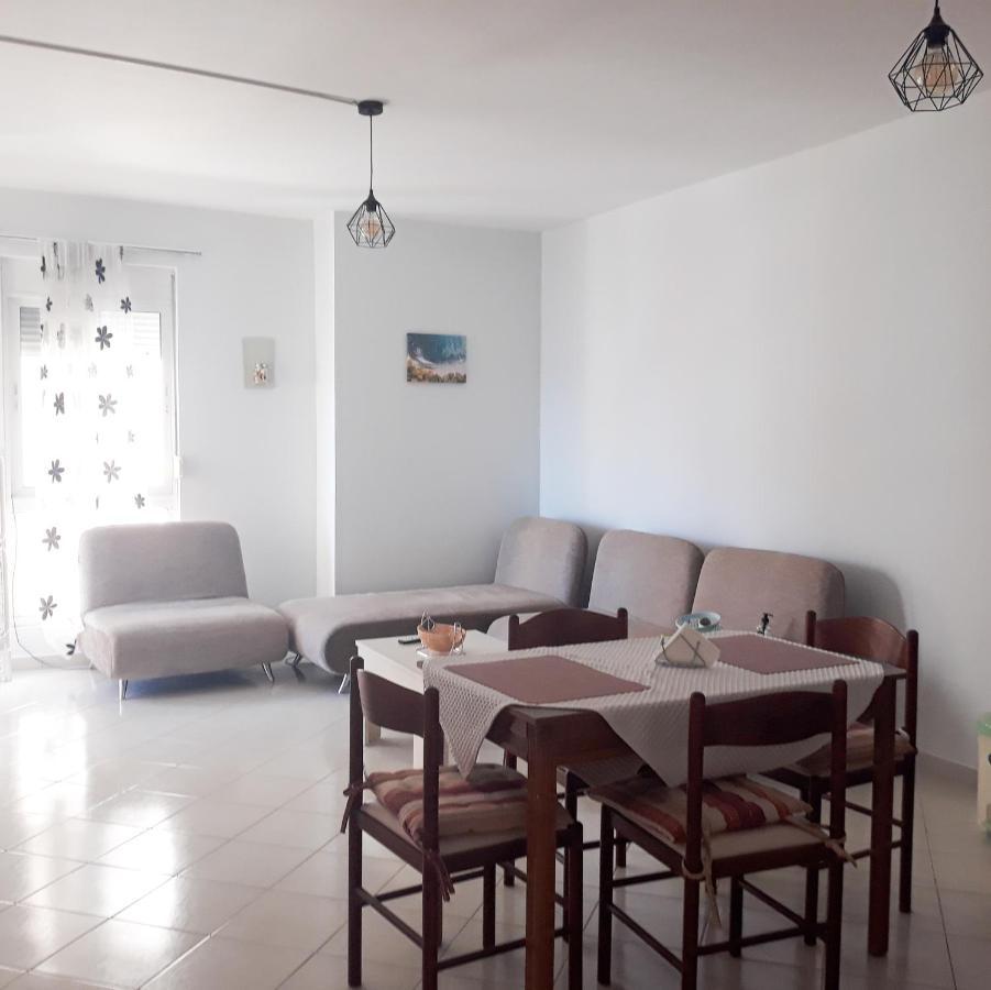 Hotel Sea Breeze Sarandë Eksteriør bilde