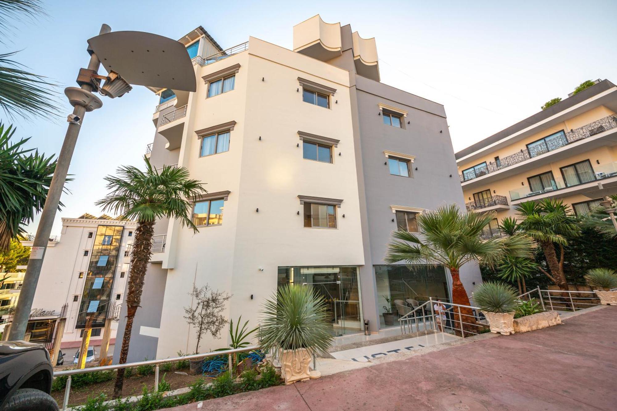 Hotel Sea Breeze Sarandë Eksteriør bilde