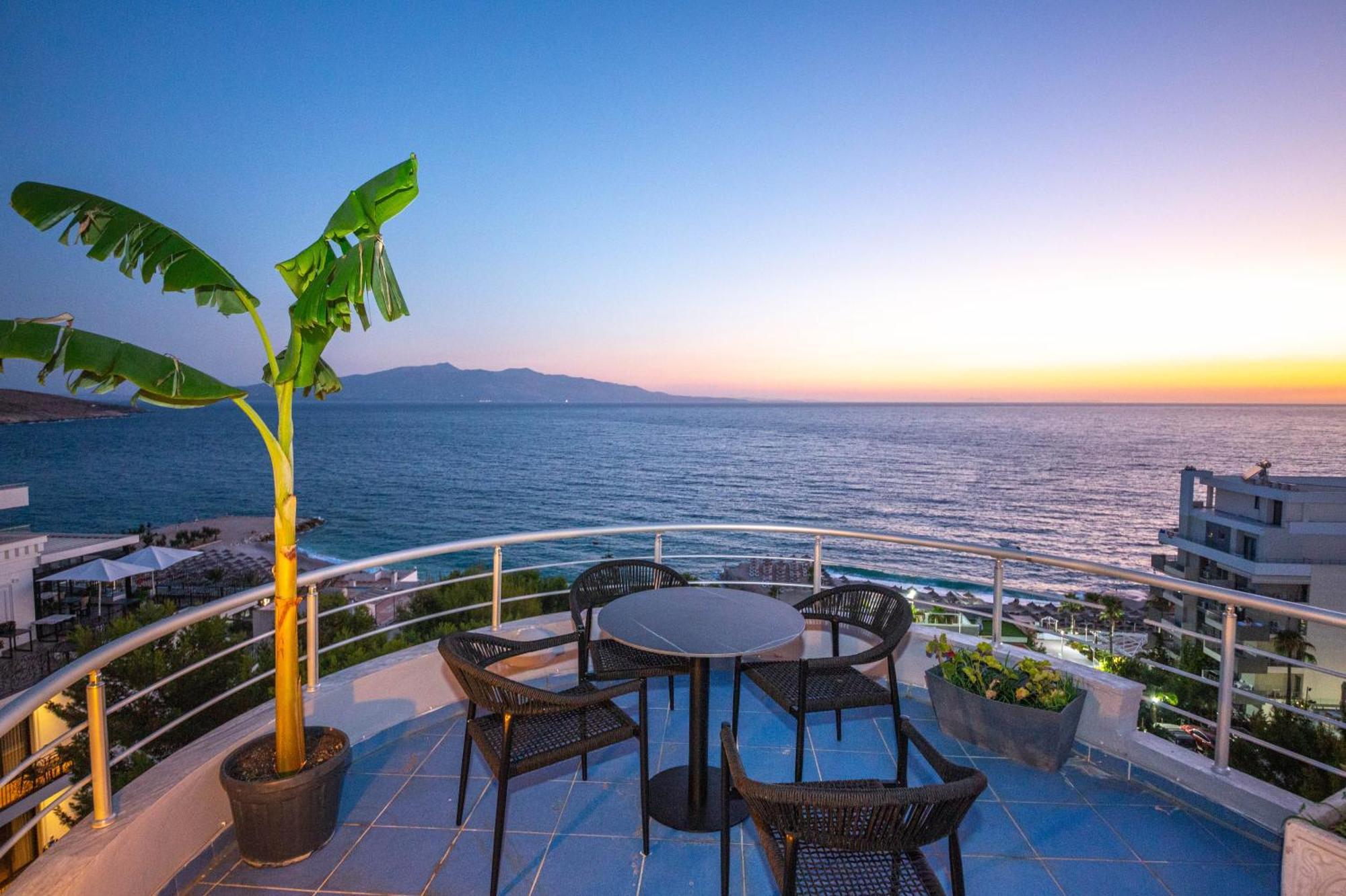 Hotel Sea Breeze Sarandë Eksteriør bilde