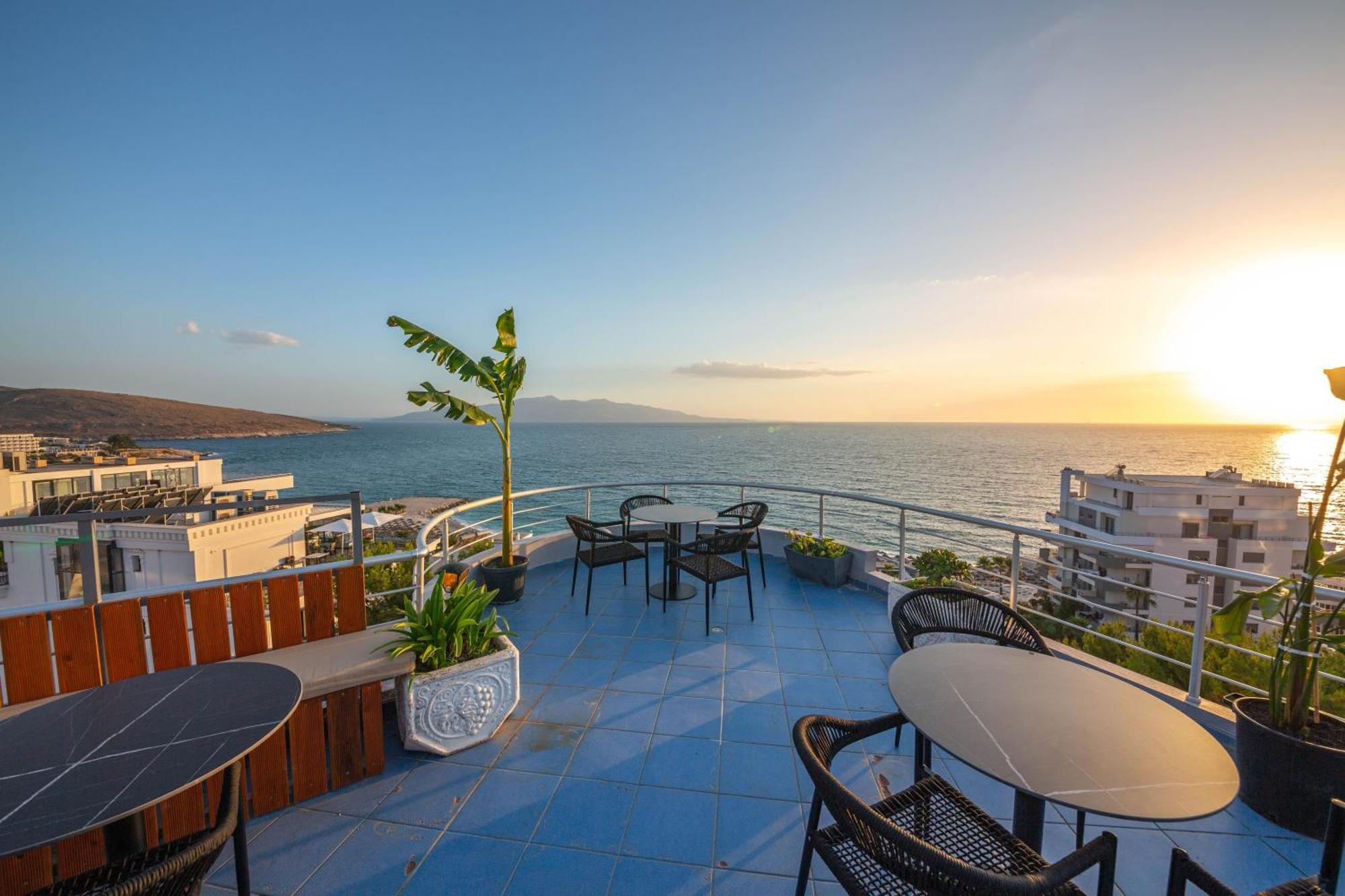 Hotel Sea Breeze Sarandë Eksteriør bilde