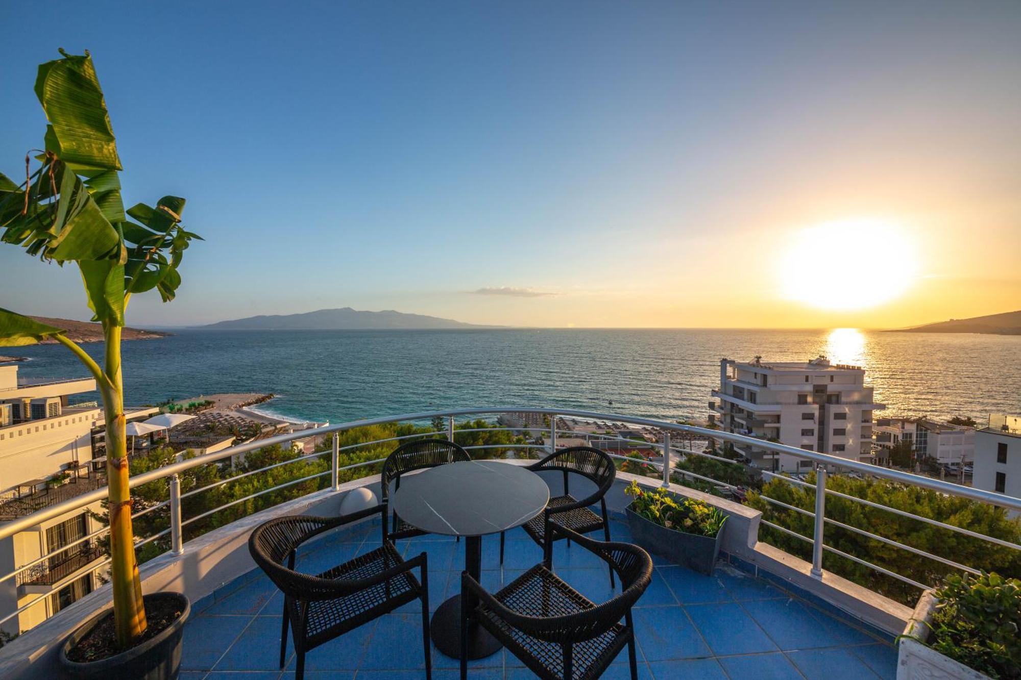 Hotel Sea Breeze Sarandë Eksteriør bilde