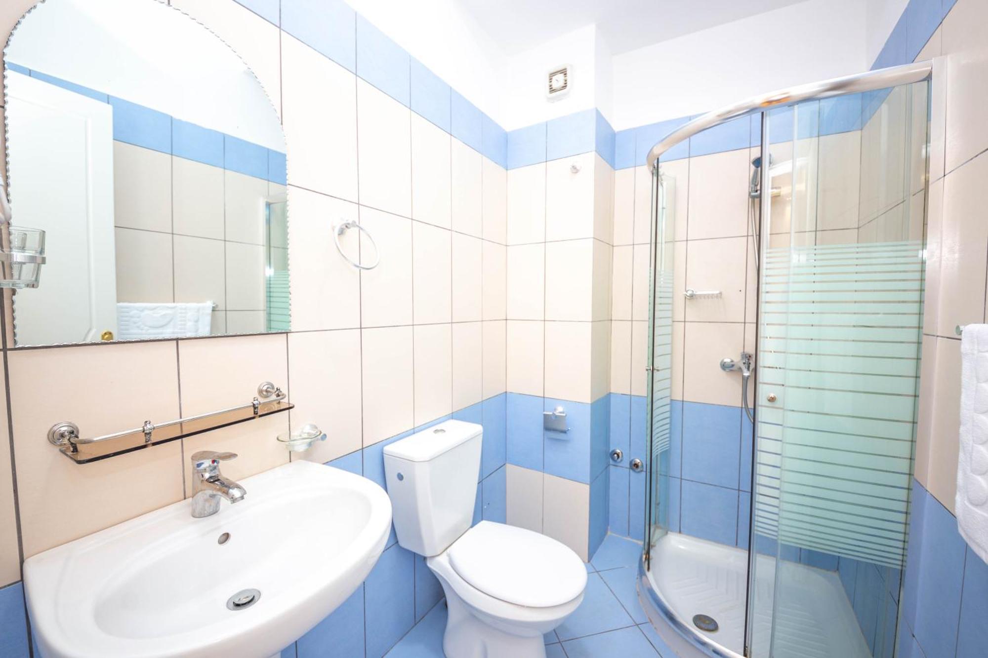 Hotel Sea Breeze Sarandë Eksteriør bilde